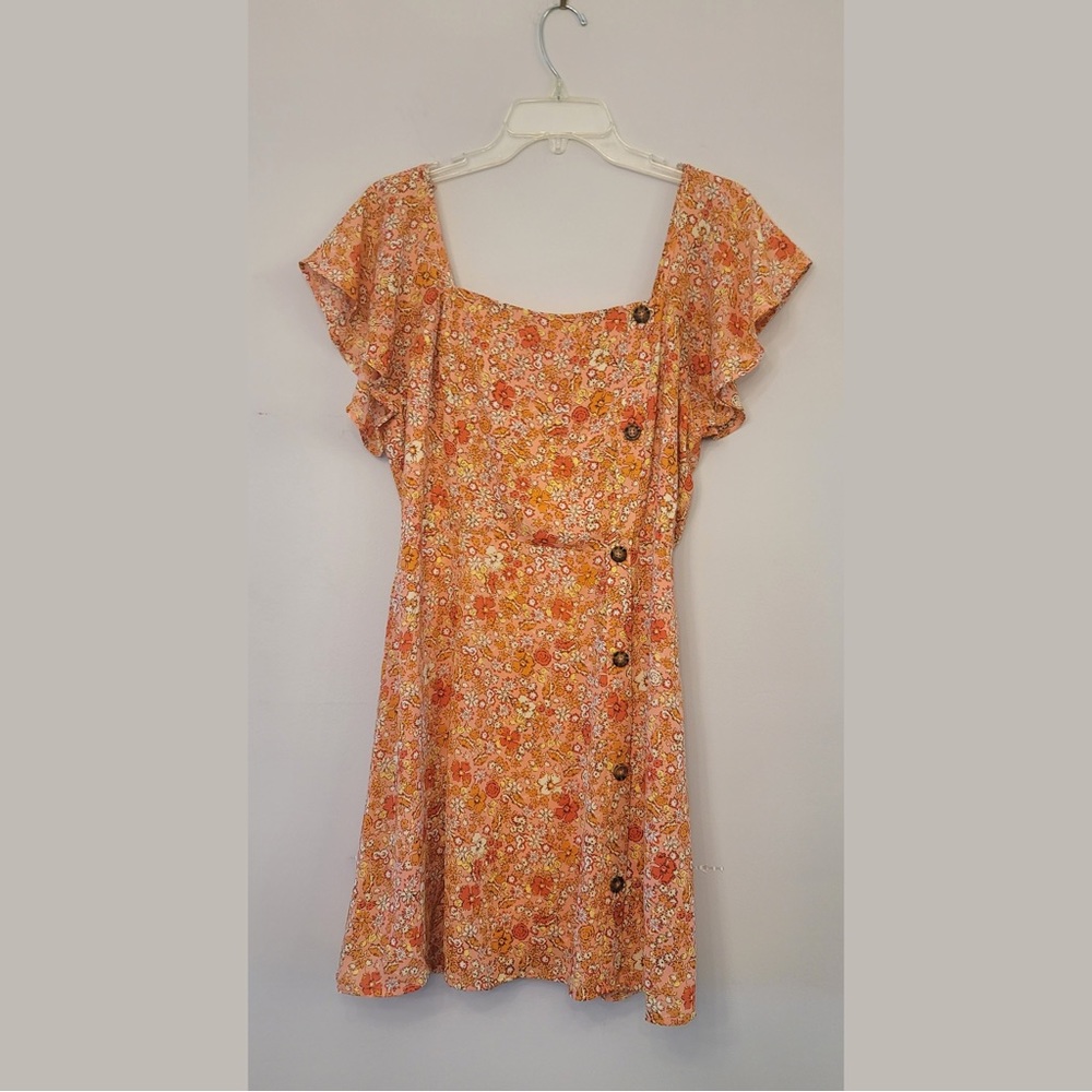 Beautiful lightly worn frilly size Large dress